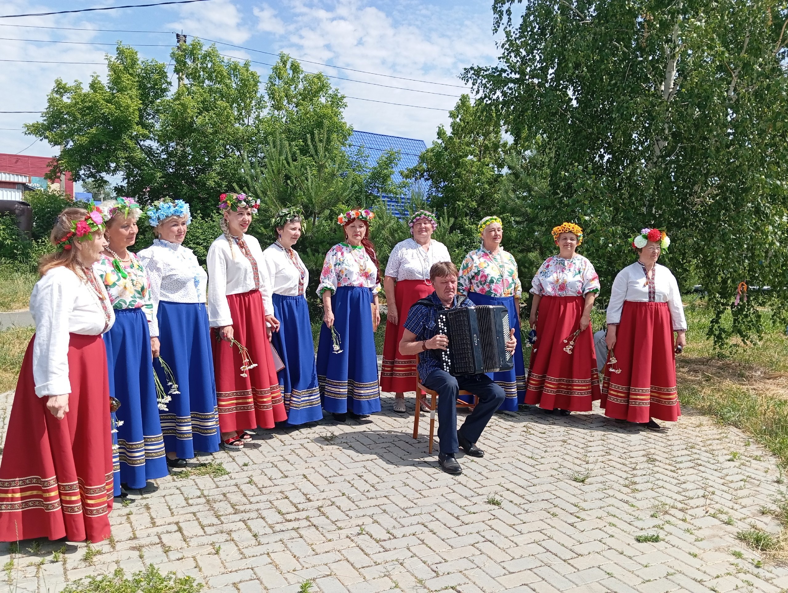 «Троицу гуляем, лето встречаем».