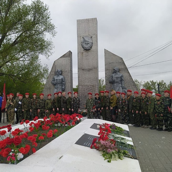 9 мая в поселке Мишкино состоялся торжественный митинг "Памяти павших будьте достойны". 9 мая в поселке Мишкино состоялся торжественный митинг "Памяти павших будьте достойны".